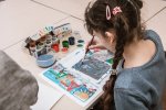 Юных зеленоградцев научили делать новогодние открытки