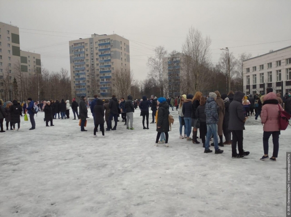 В Зеленограде эвакуировали школу и детсад из-за угрозы минирования