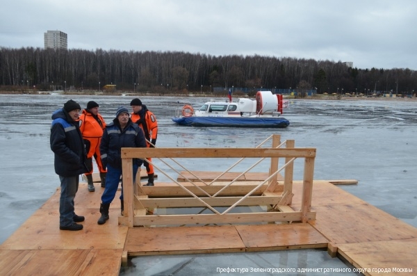 Префект Зеленограда осмотрел места крещенских купаний