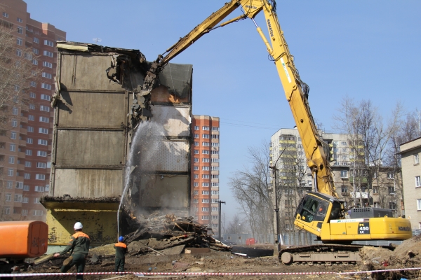 В Зеленограде сносят дом рядом с ГИБДД