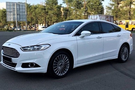 В конфликте двух молодых людей «крайним» оказался автомобиль