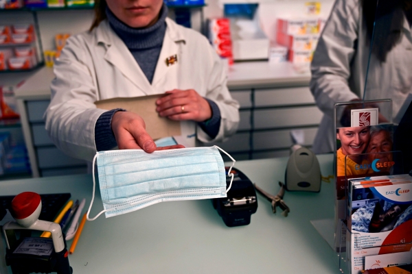 В Госаптеках ввели ограничения продаж масок