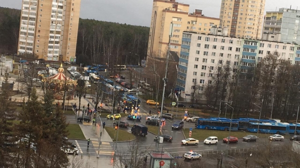 Большая пробка образовалась в центре Зеленограда из-за ДТП