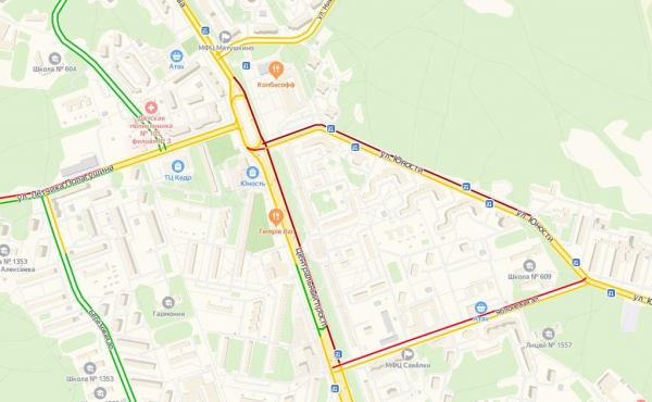 Большая пробка образовалась в центре Зеленограда из-за ДТП