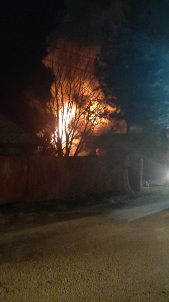 Под Зеленоградом полностью сгорел дом пенсионерки