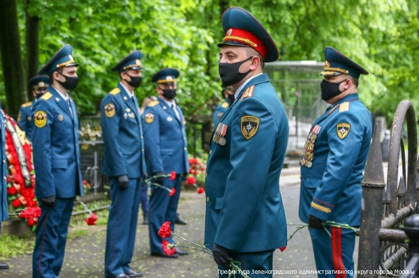 В Москве почтили память огнеборцев, погибших при исполнении служебного долга