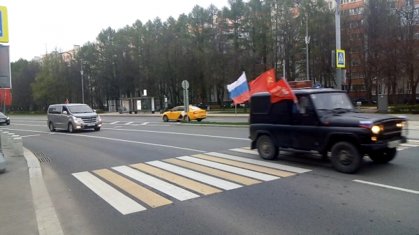 Зеленоградцы отметили День Победы дома, но вместе