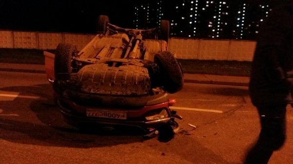 Автомобиль перевернулся в Зеленограде