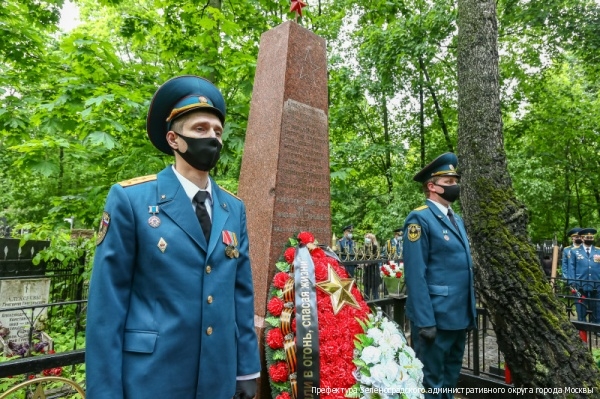 В Москве почтили память огнеборцев, погибших при исполнении служебного долга