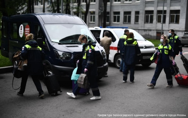 Зеленоградские врачи отправились в регионы на помощь коллегам в борьбе с коронавирусом