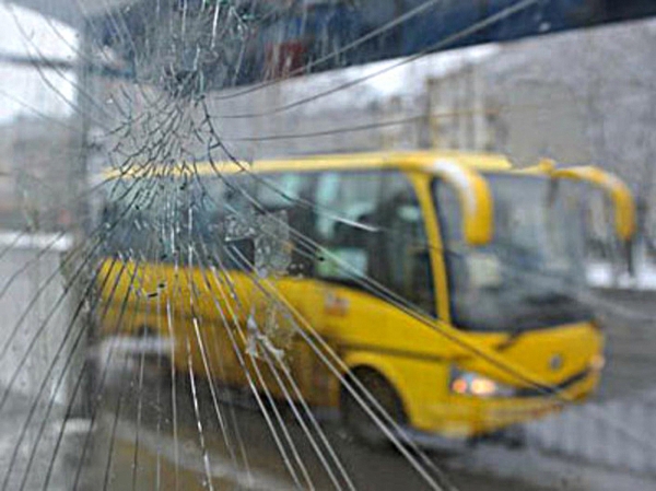 В Зеленограде хулиган разбил автобусную остановку