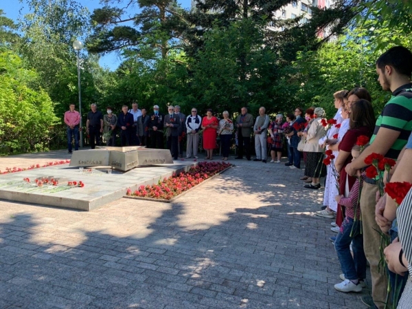 В Зеленограде состоялась линейка, посвященная Дню памяти и скорби
