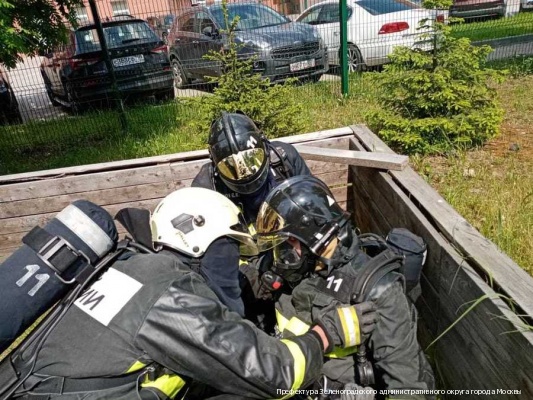 Во всех пожарных частях Зеленограда прошли тренировки по спасению человека в лабиринте