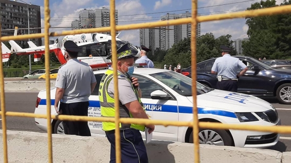 Мотоциклист сбил ребенка на скейте на мосту возле хосписа