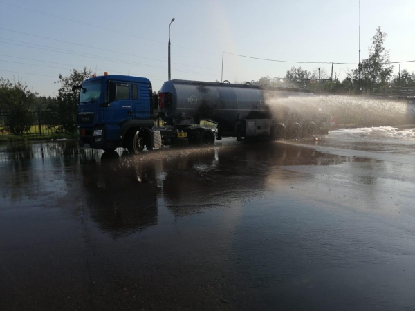 Бензовоз загорелся на АЗС в промзоне Алабушево
