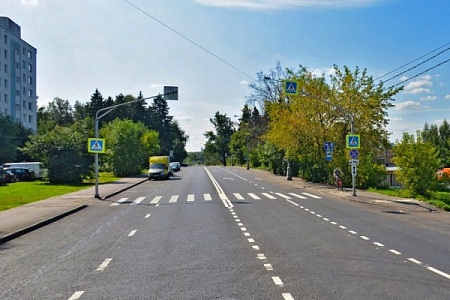 Автомобиль сбил велосипедиста на Озерной аллее