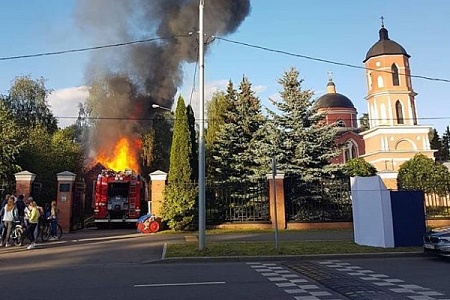 В Зеленограде загорелась церковная лавка