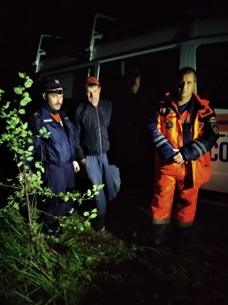 Спасатели вывели двоих грибников из болота недалеко от Зеленограда