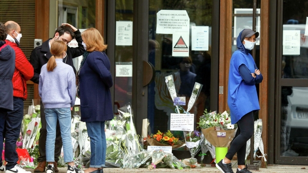 СМИ узнали, как напавший на учителя получил статус беженца во Франции