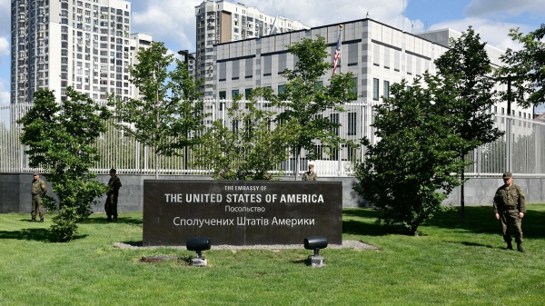 Посольство США заявило об отказе Украины закупать российскую вакцину