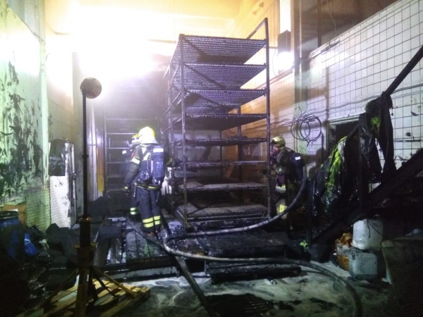 В Южной промзоне Зеленограда сгорело производственное помещение