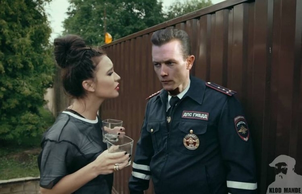 Фотошопер смешно объединяет советские и голливудские фильмы, и на такие кроссоверы мы бы точно взглянули