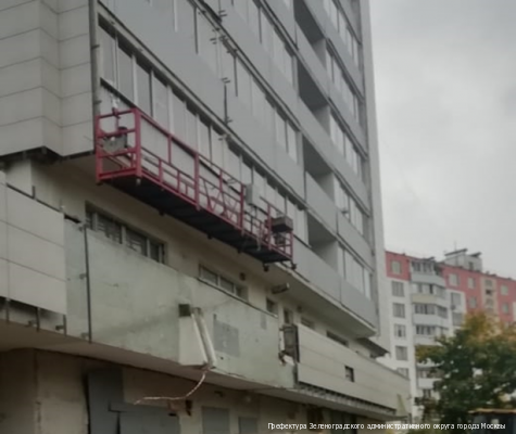 По требованию Мосжилинспекции управляющая организация демонтировала лестницы и восстановила фасады