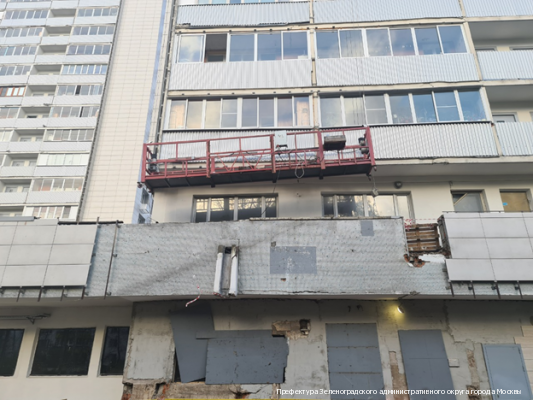 По требованию Мосжилинспекции управляющая организация демонтировала лестницы и восстановила фасады