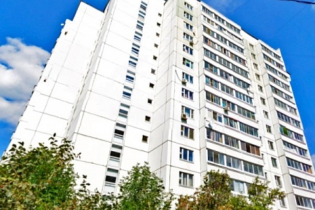 Пьяный юноша выпал из окна восьмого этажа во 2 микрорайоне