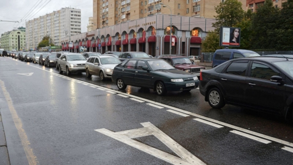 Автомобилистов перестанут пускать на «выделенки»