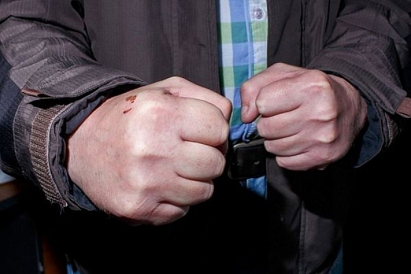 Зеленоградец устроил дебош в кафе из-за маски