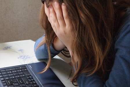 12-летняя девочка впала в депрессию и сбежала из дома