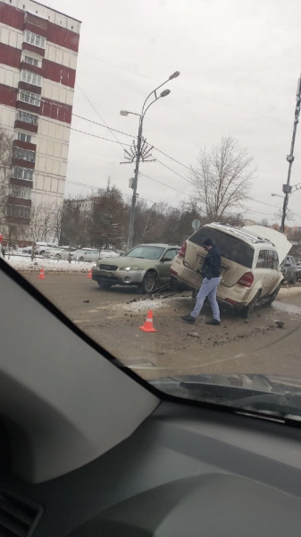 В Андреевке жестко столкнулись два кроссовера