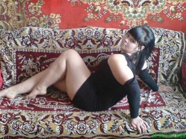 14 красавиц, у которых любимое место для фотосессии это мягкие диваны и ковры