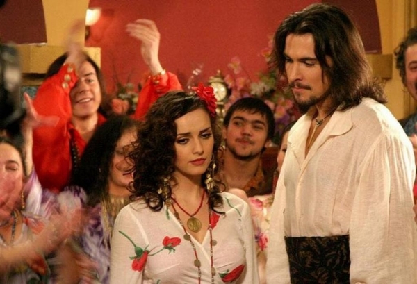 15 сравнений того, как выглядели парочки из популярных отечественных сериалов 2000-х тогда и сейчас?