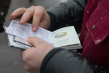 Полиция разыскивает изготовителя фальшивых миграционных документов