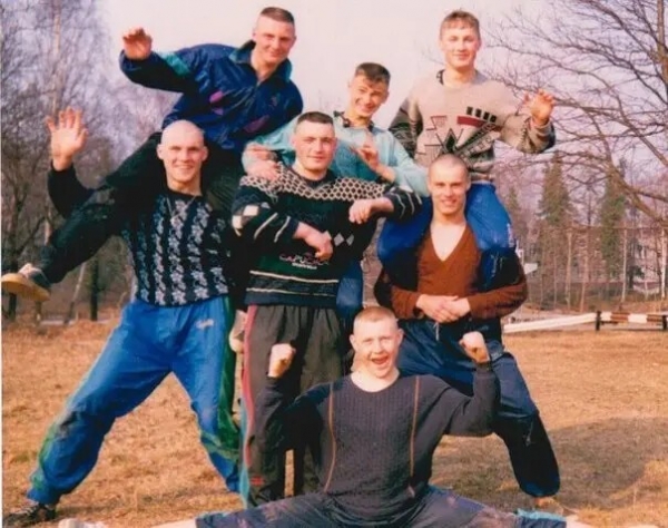 18 фотографий о том, какая была мужская мода в лихих 90-х