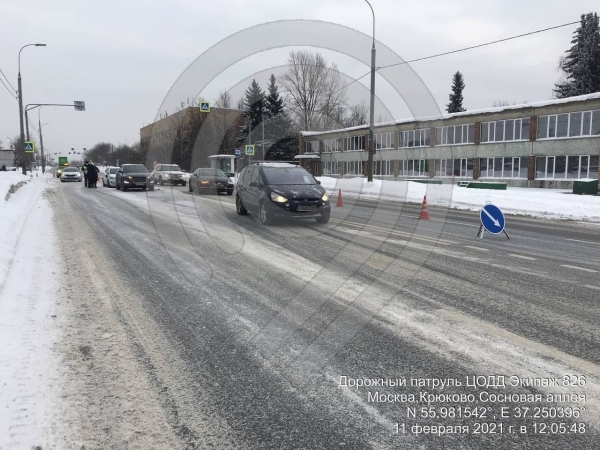 Автомобиль сбил пешехода на Сосновой аллее
