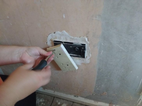 16 человек, переезд которых в новый дом сопровождался сюрпризом от предыдущих хозяев