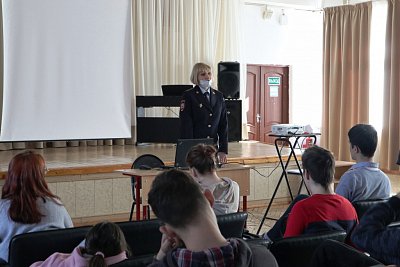 В Зеленограде в рамках акции «Сообщи, где торгуют смертью» сотрудники полиции провели антинаркотическую лекцию