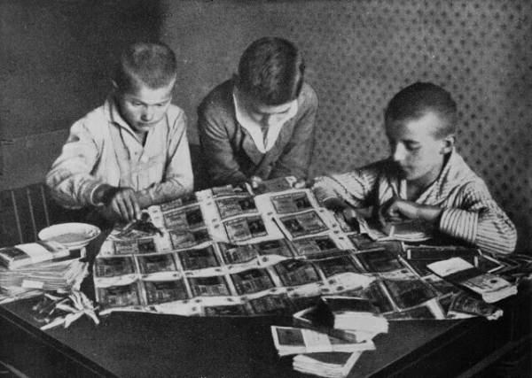 Германия в эпоху гиперинфляции: исторические кадры 1920-х годов