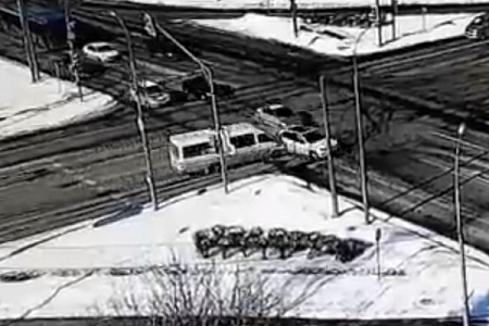 Водитель областной маршрутки устроил массовую аварию в Зеленограде