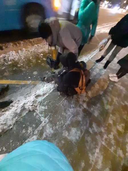 Проехавший на «красный» водитель сбил пешехода напротив «Океана»
