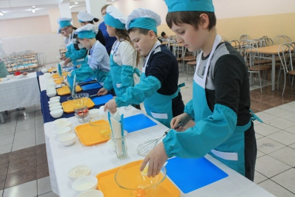 Мастер-класс по приготовлению венских вафель провели в зеленоградской школе №1353