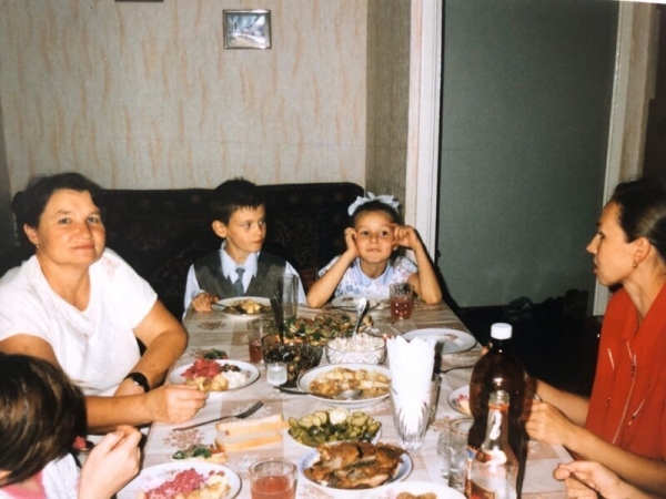 По волнам памяти: 15 фотографий День Рождений из нашего детства