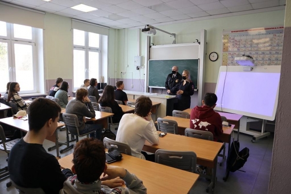 В Зеленограде полицейские организовали профилактические беседы в рамках акции «Дети России – 2021»