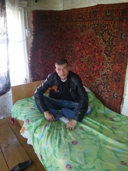 Стиль 90-х снова в тренде: 18 модников, которые выглядят «слишком» брутально