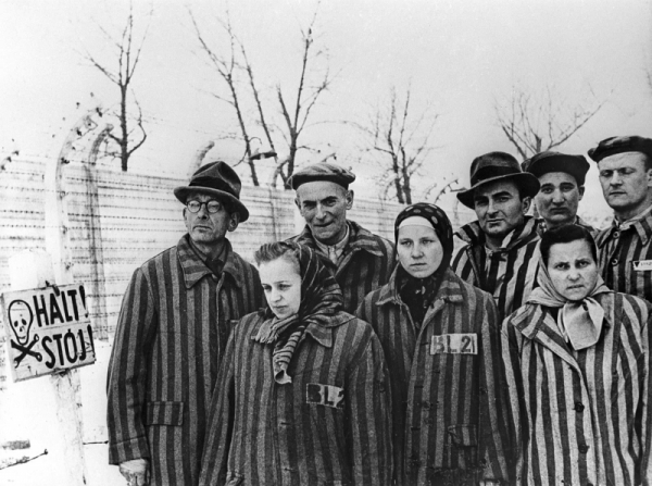 20 фото из лагеря в Освенциме, о котором мы обязаны помнить