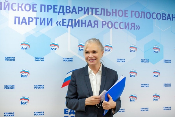 «Быть полезным людям – это главное!»: депутат Госдумы Ирина Белых подала документы для участия в предварительном голосовании «Единой России»