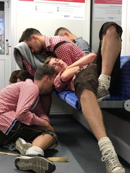 25 комичных персонажей, которые удалось встретить в обычном метро